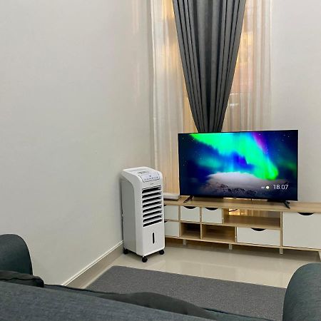 Villa Ku Villa Mu Semarang Kültér fotó