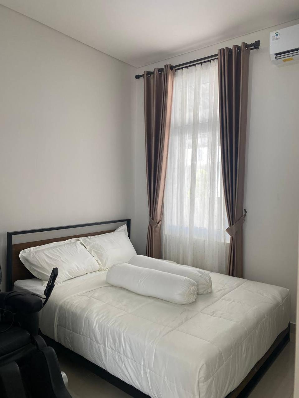 Villa Ku Villa Mu Semarang Kültér fotó